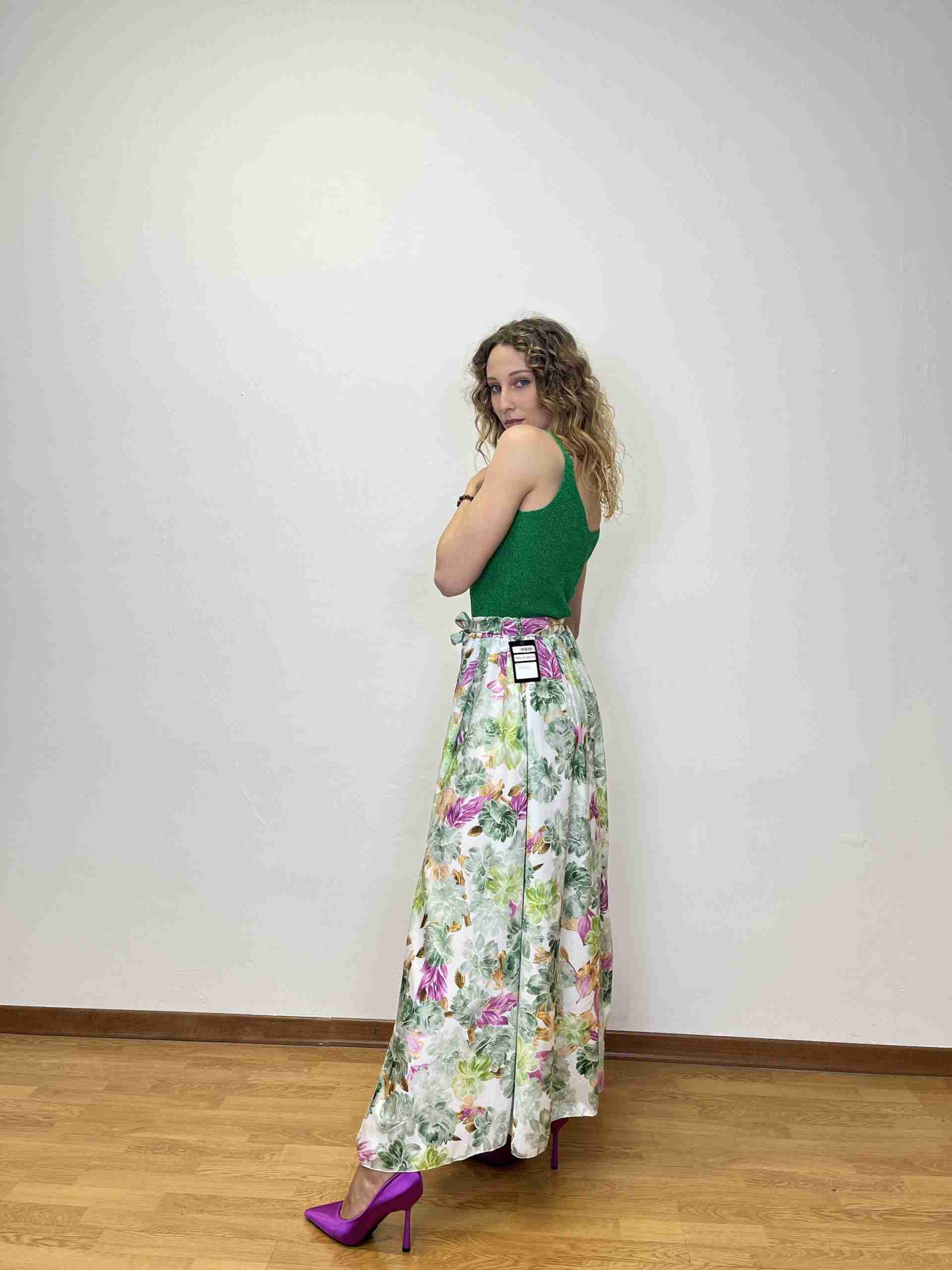 Gonna in fantasia floreale con spacco a portafoglio