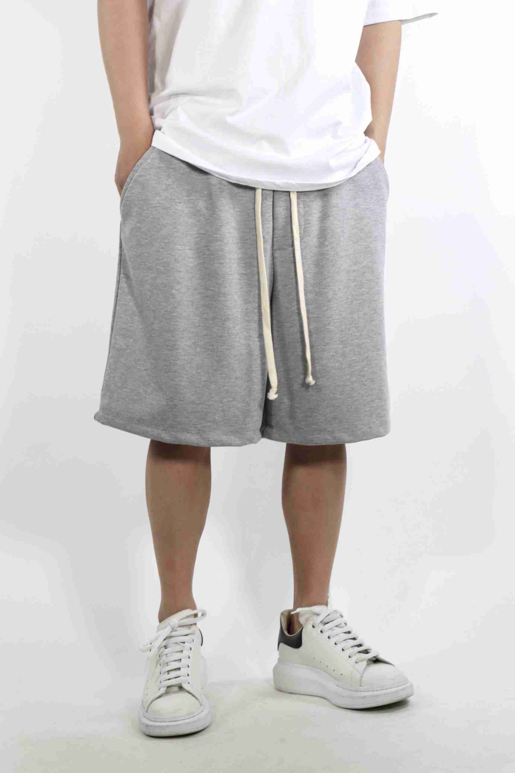 Pantaloncini in tuta con elastico