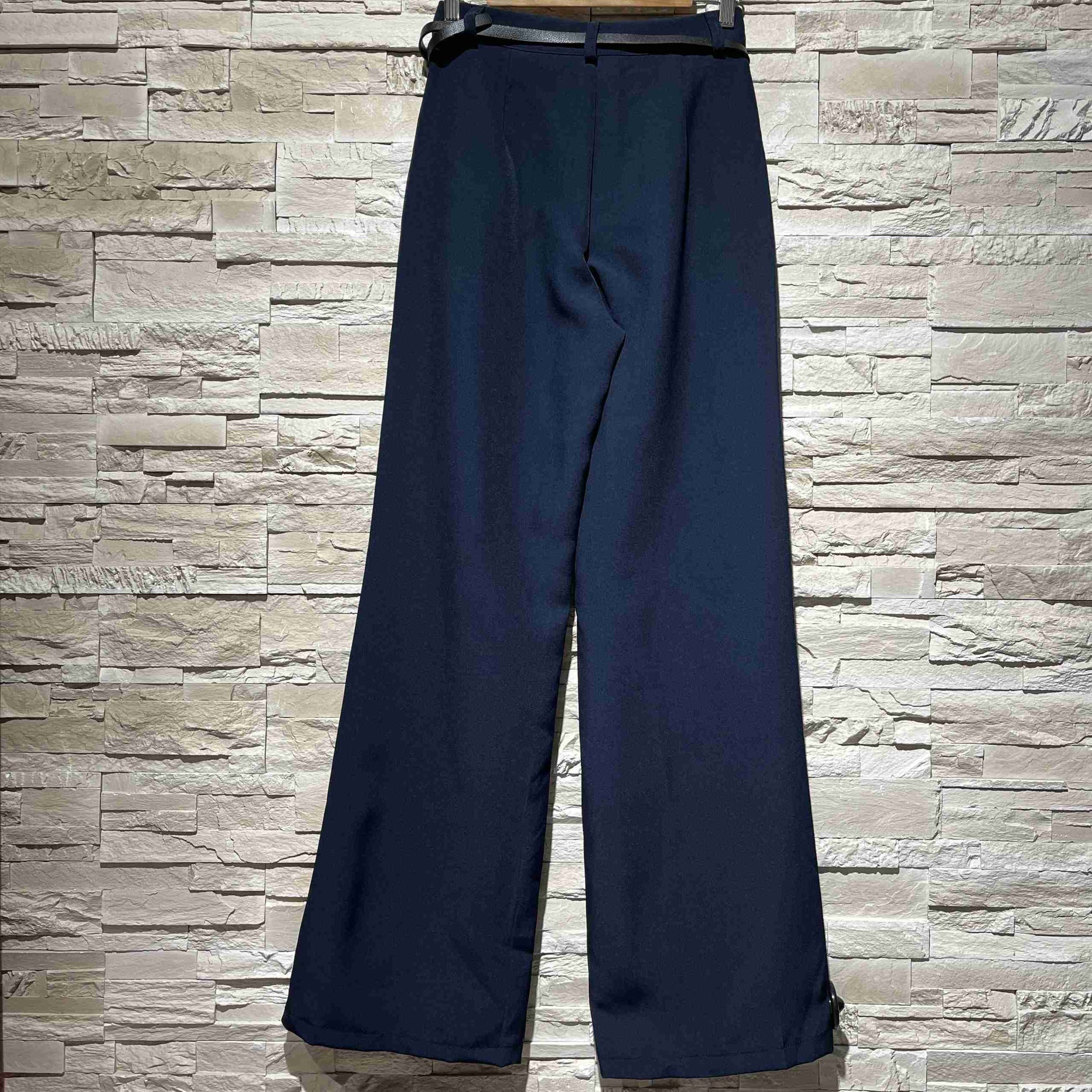 Pantaloni eterna