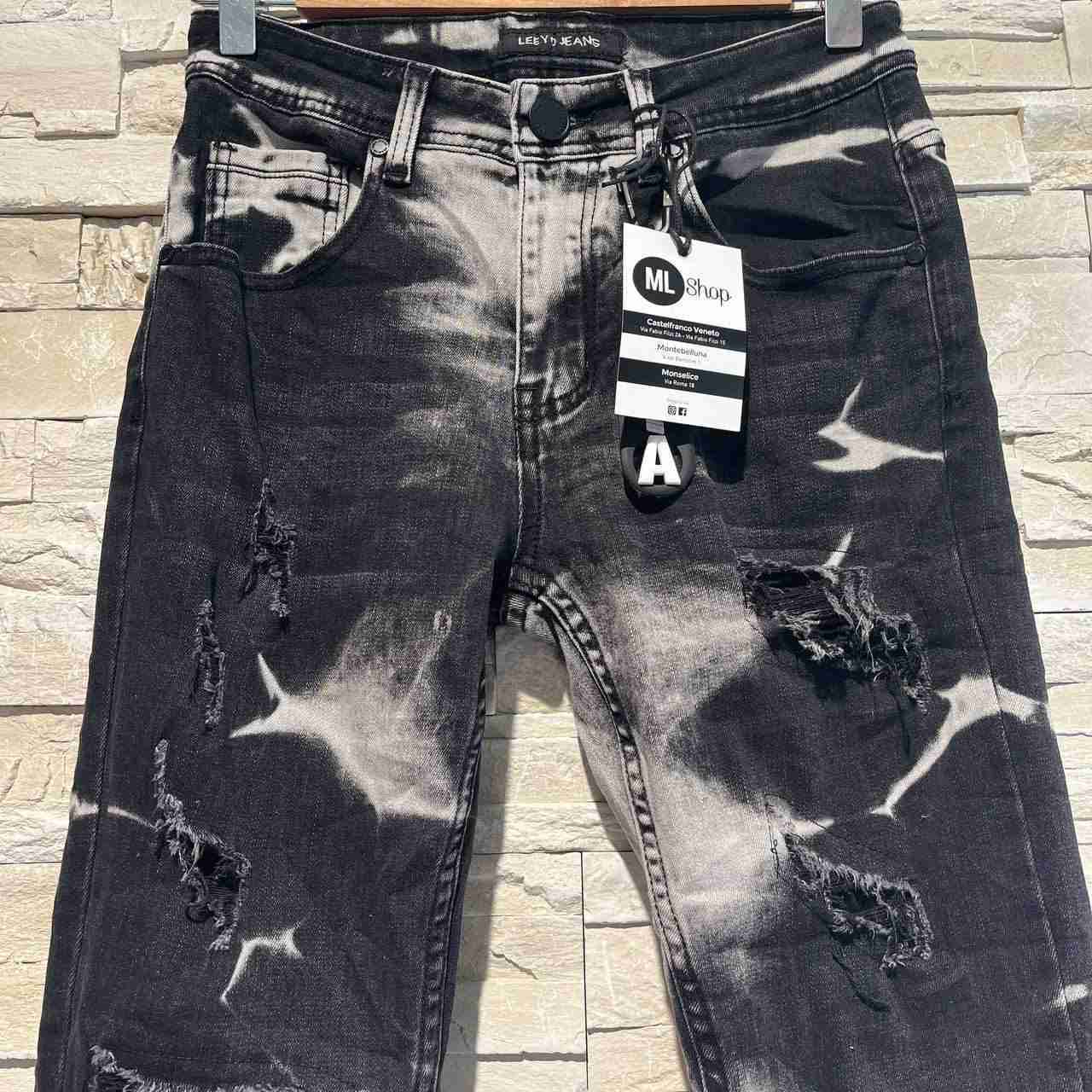 Jeans shadow
