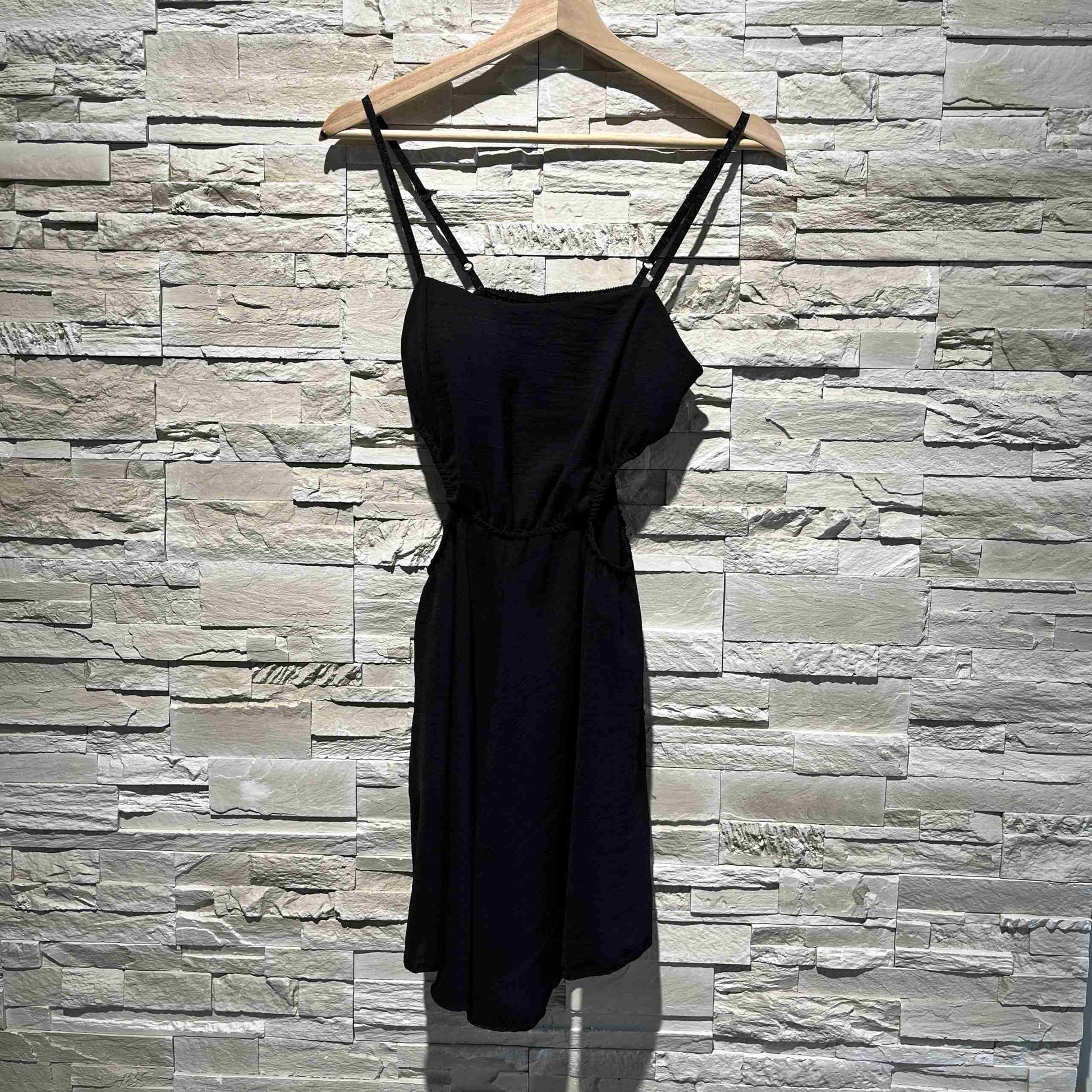 Tutina corta cut out