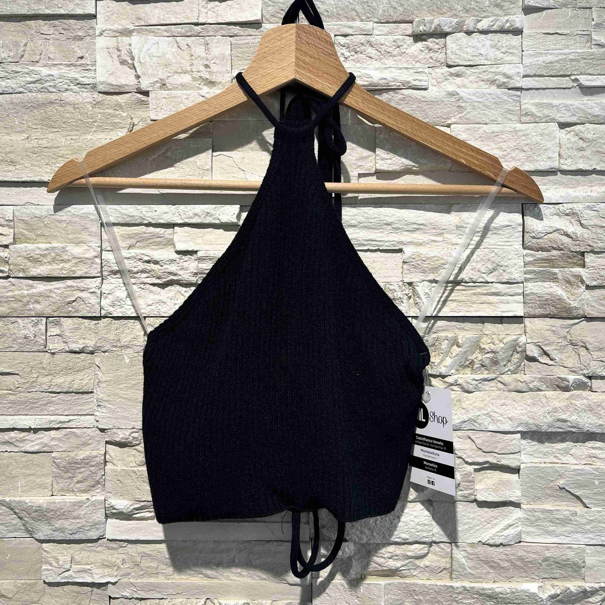 Top costine scollo all’americana