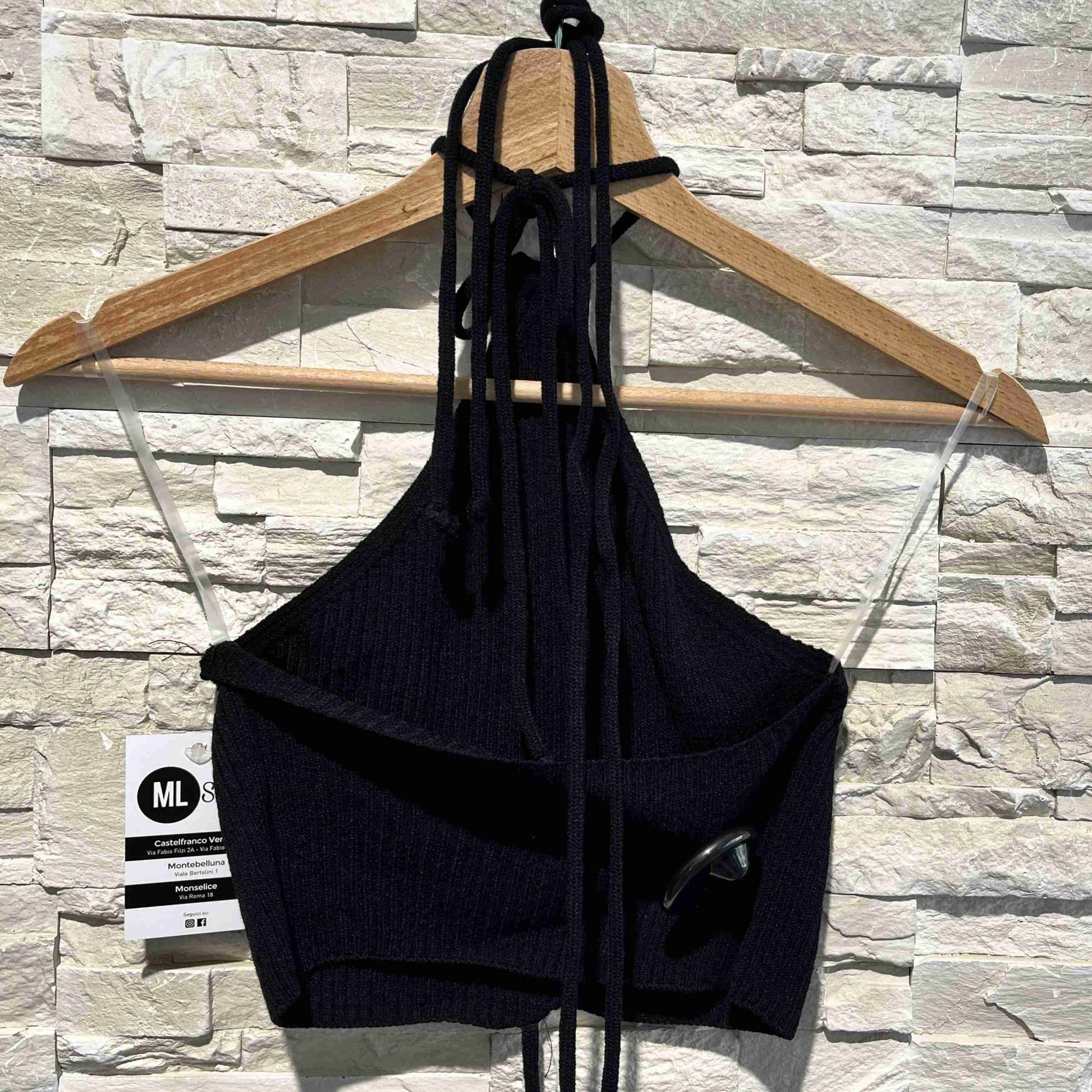 Top costine scollo all’americana