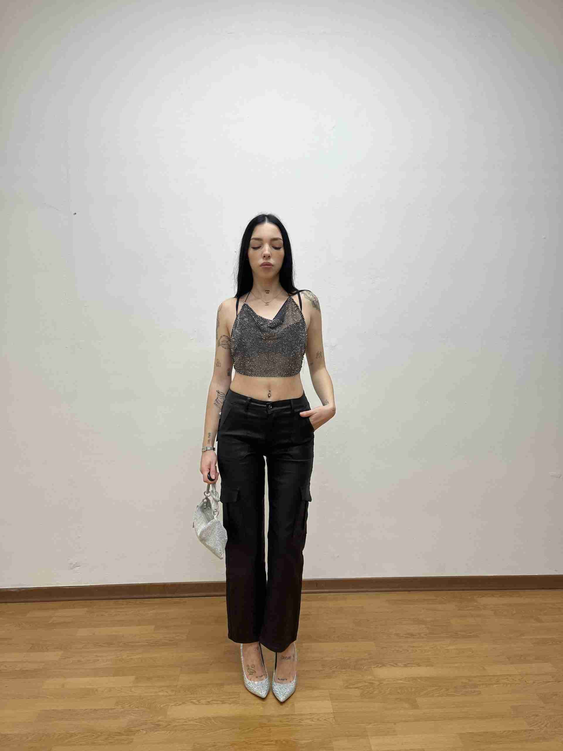 Pantaloni cargo wide leg in ecopelle