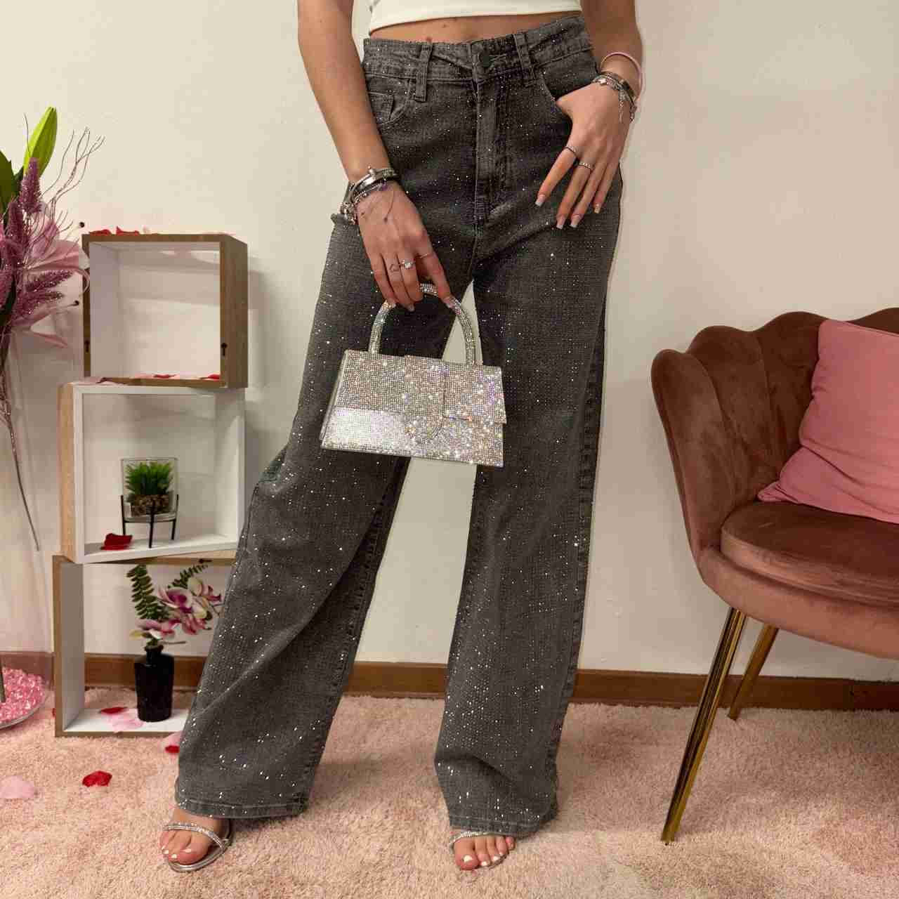 Pantaloni shinemuse