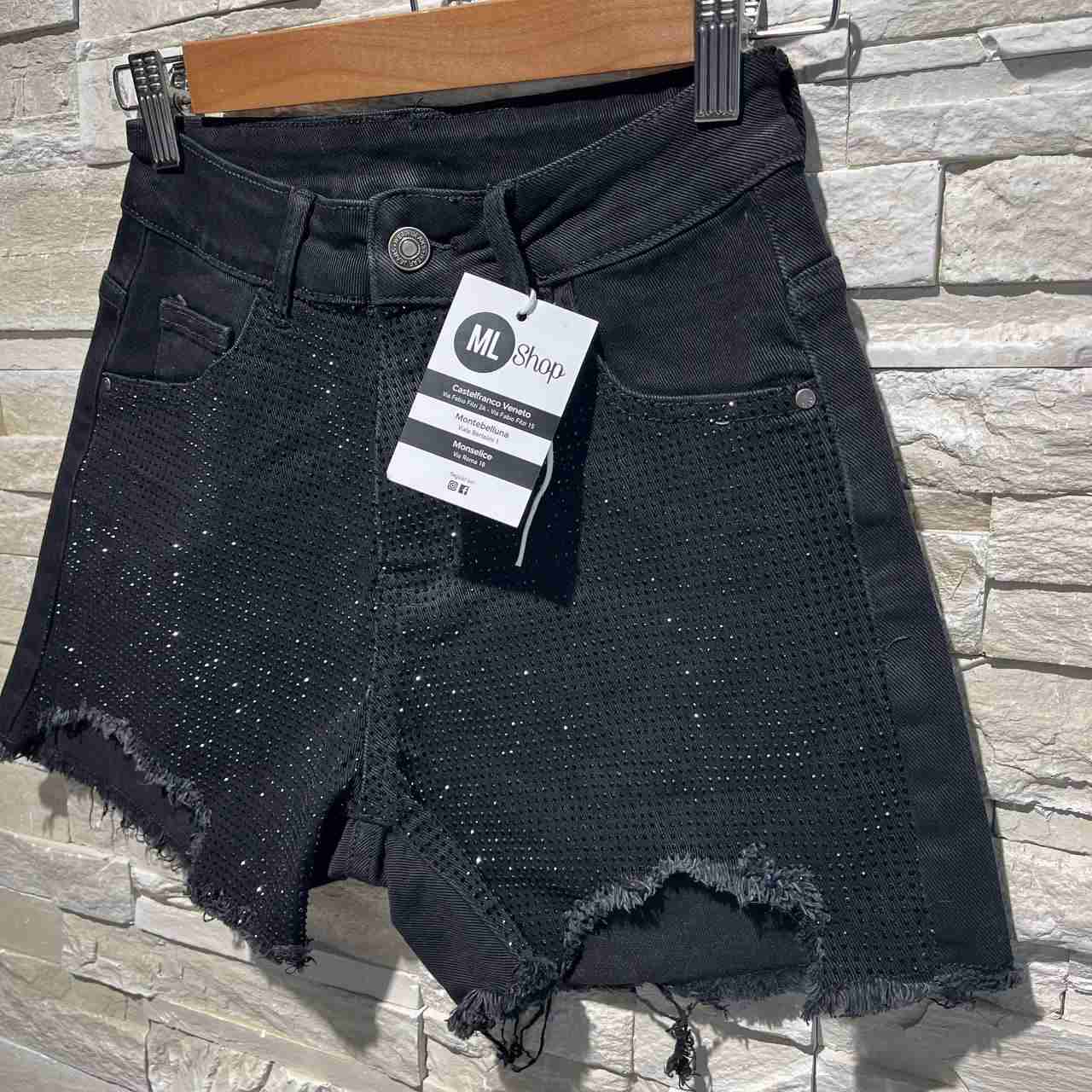 Shorts night