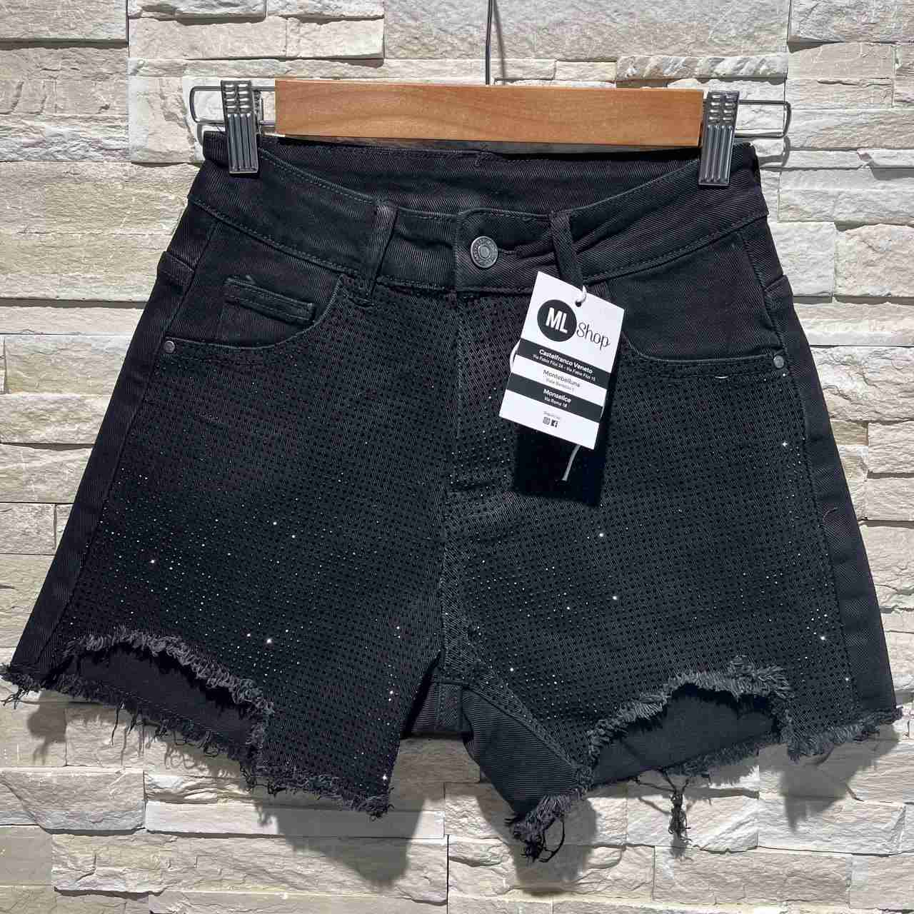 Shorts night