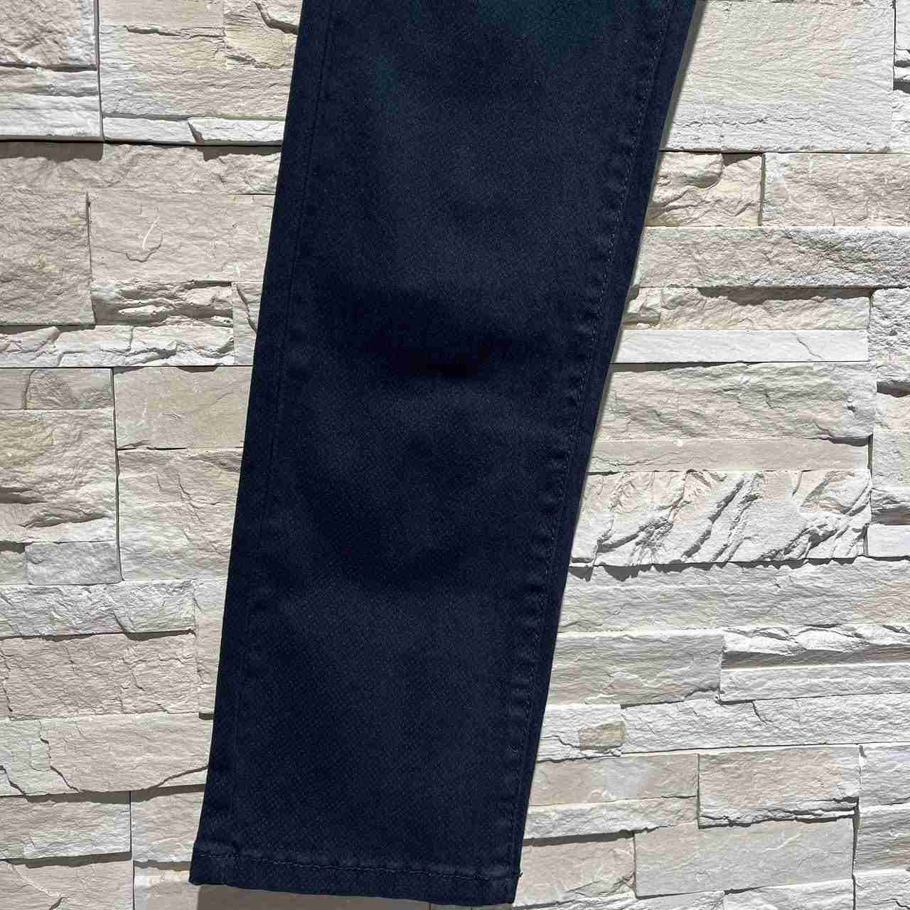 Pantaloni modern