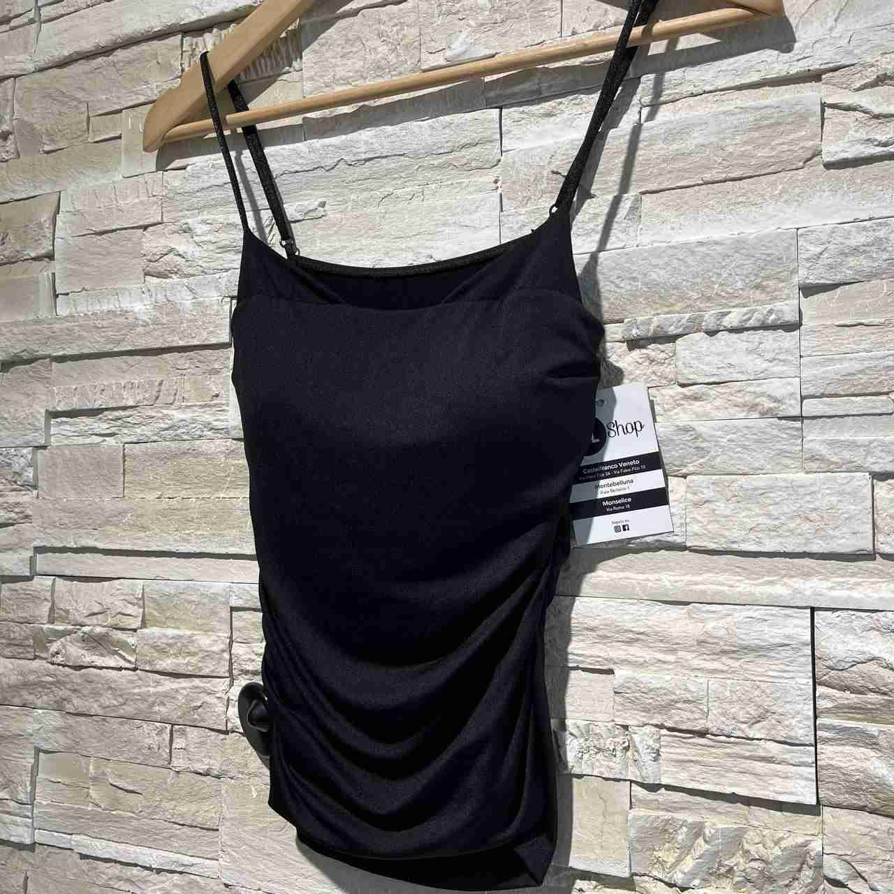 Top zuri
