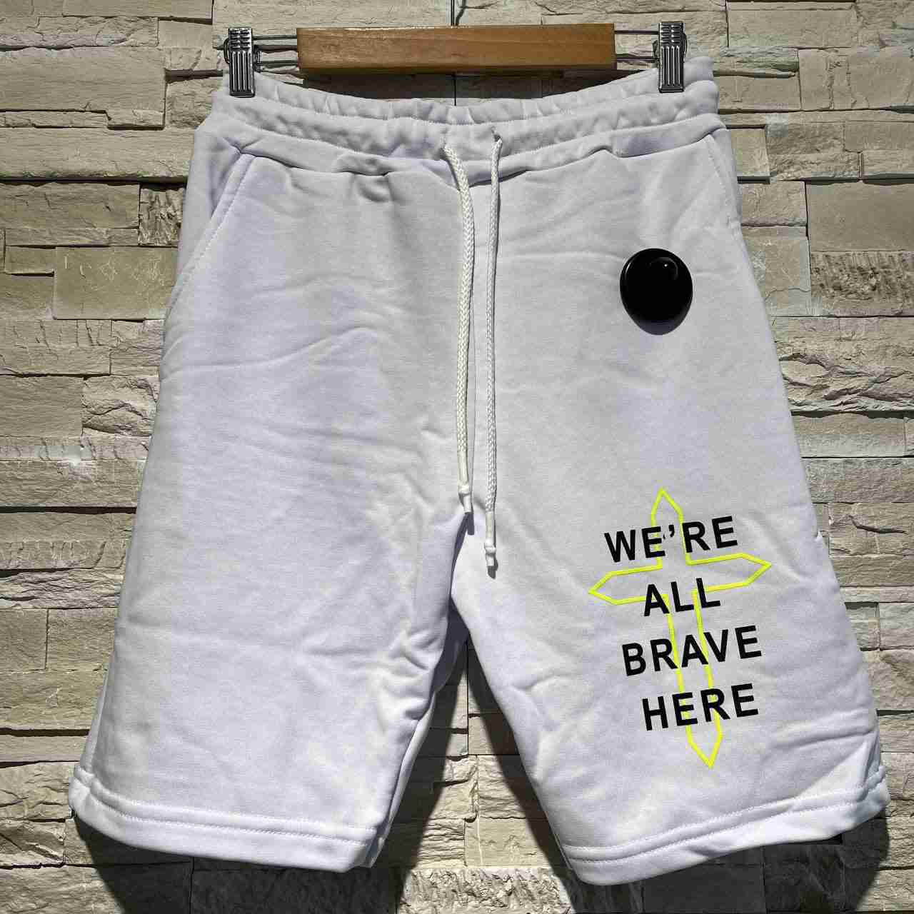 Pantaloncini we’re all brave here