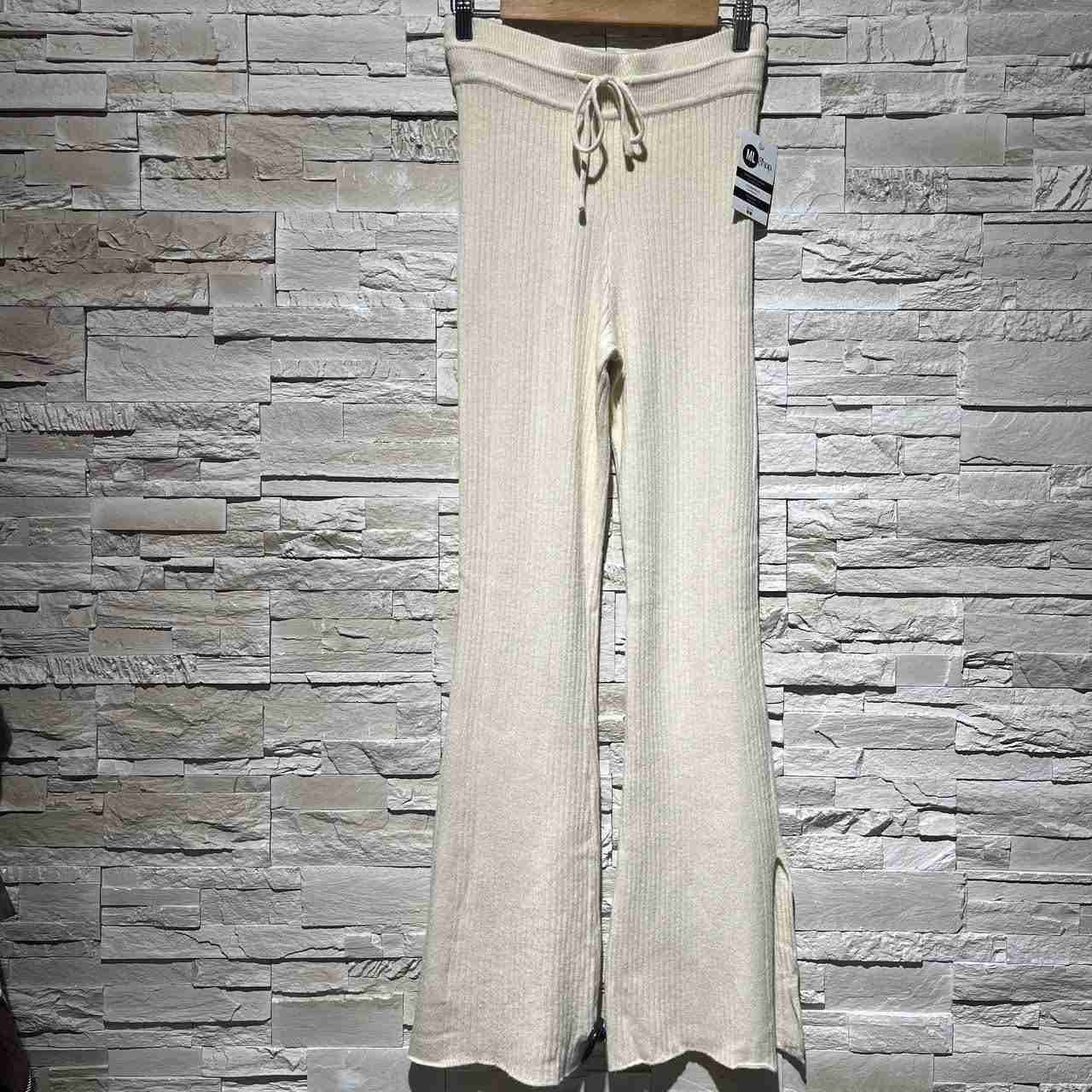Pantaloni linea
