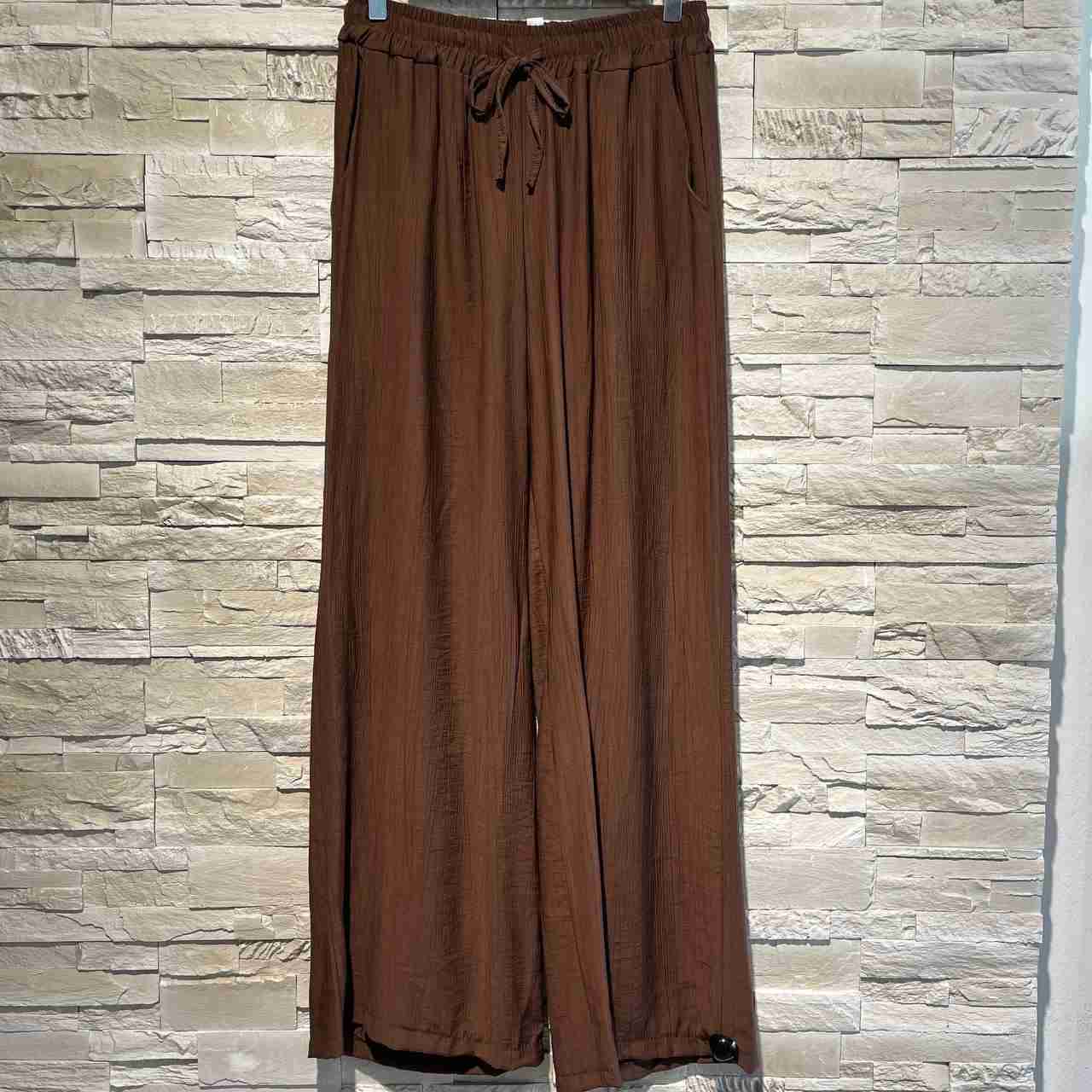 Pantaloni tavari