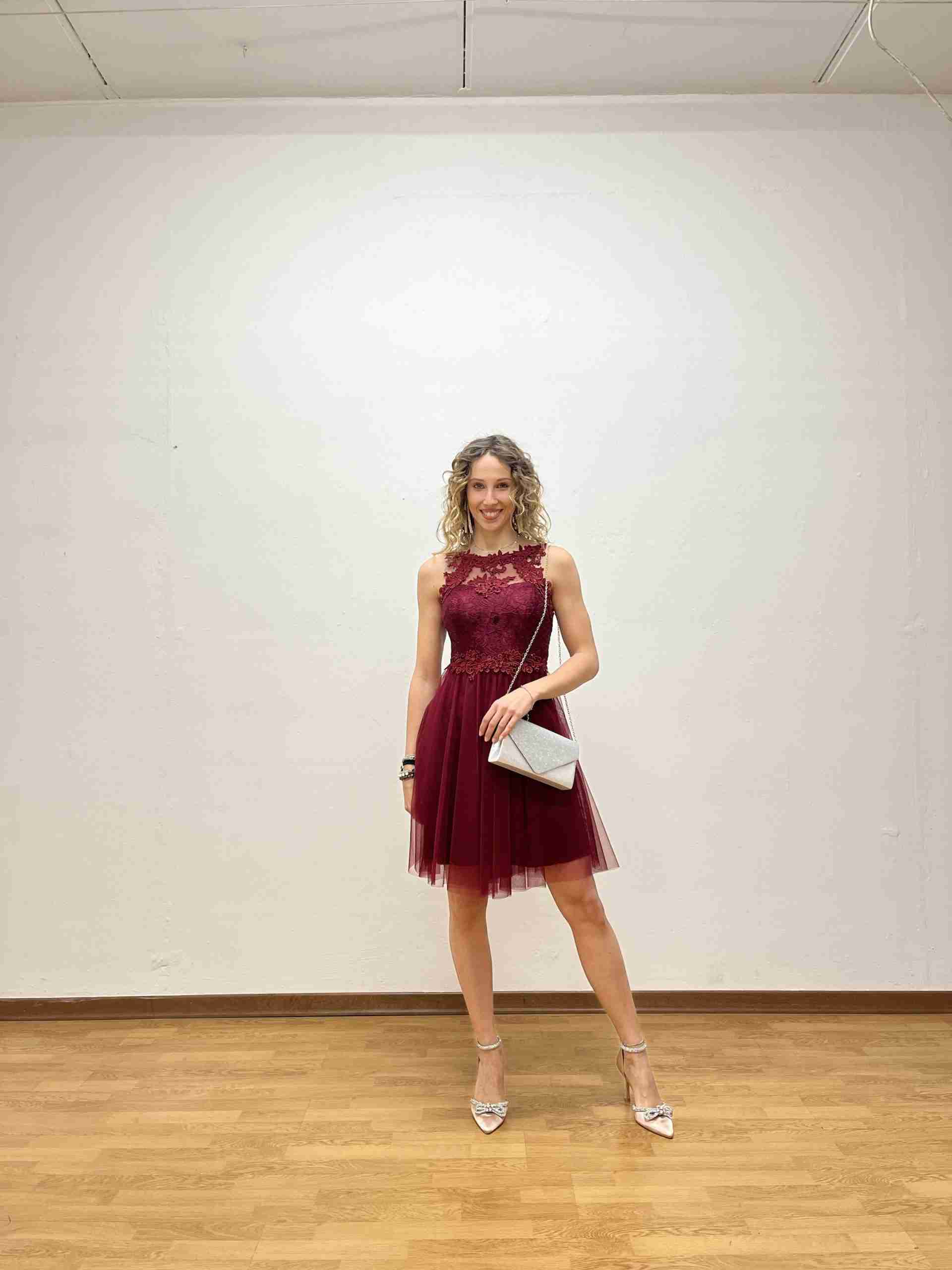 Abito a corsetto con inserti fiorellini e tulle