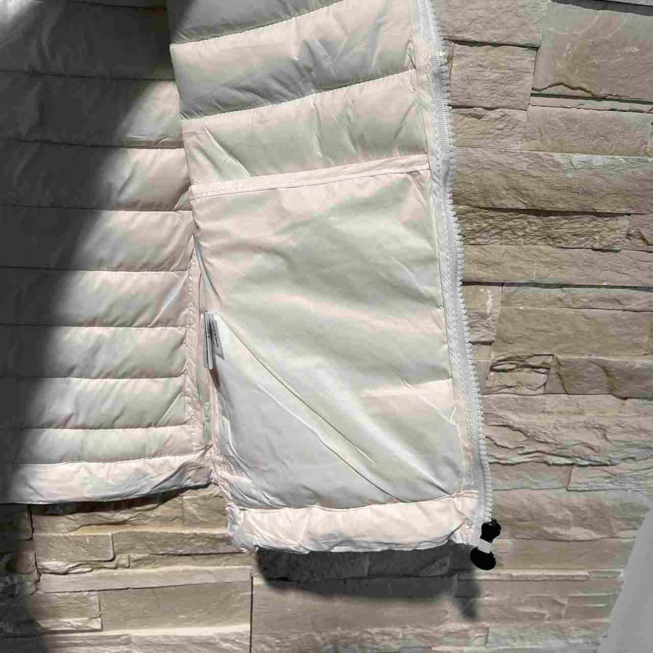 Gilet white
