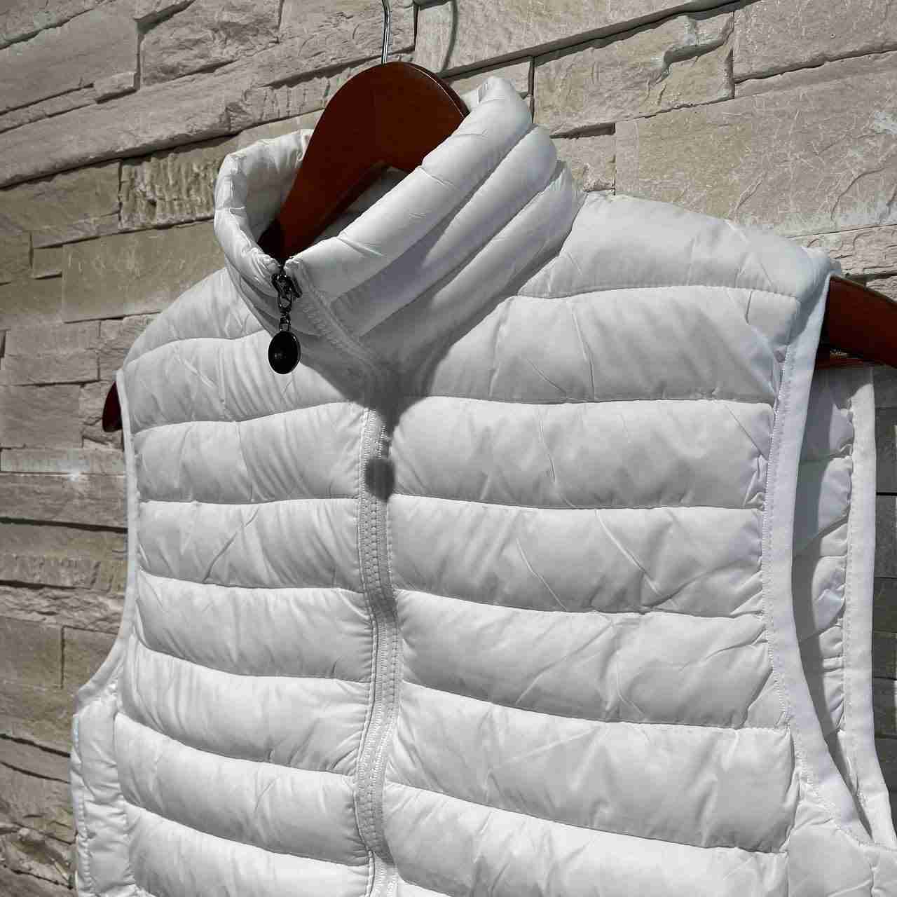 Gilet white