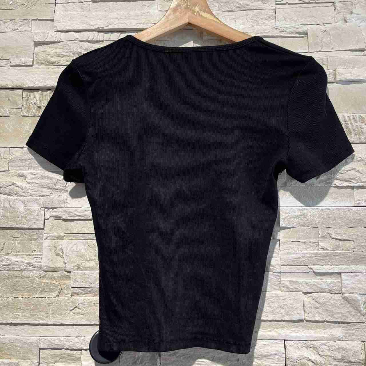 T-shirt bottons