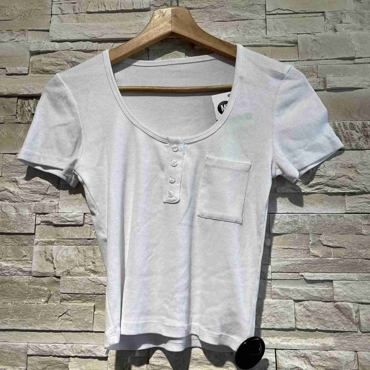 T-shirt bottons