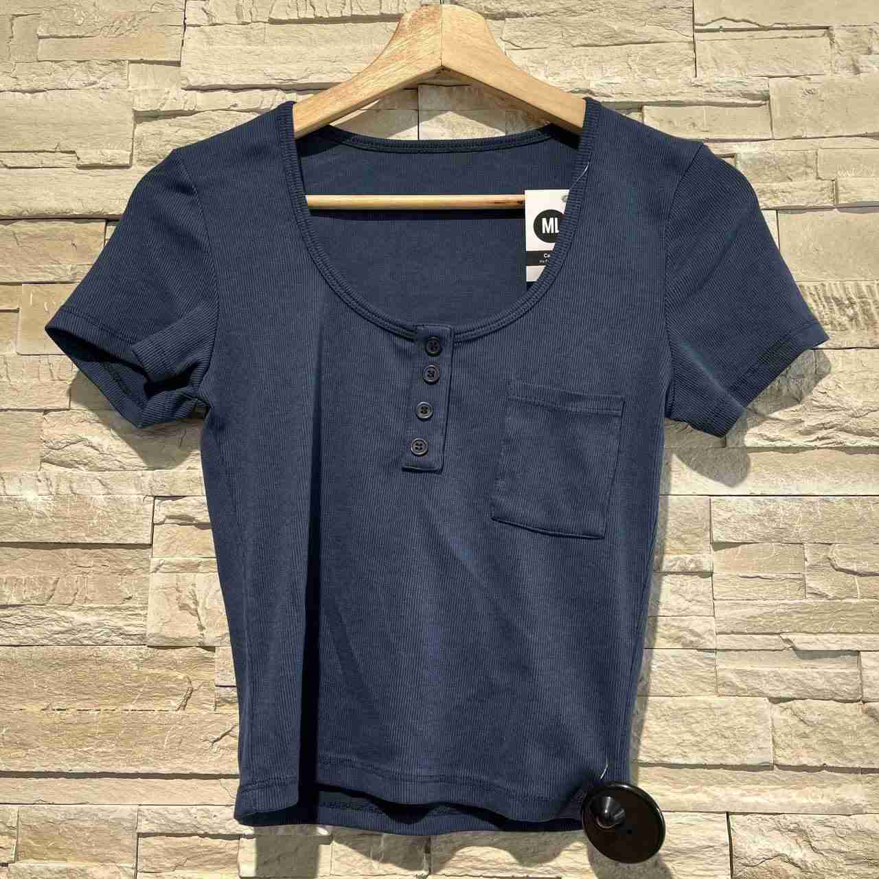 T-shirt bottons