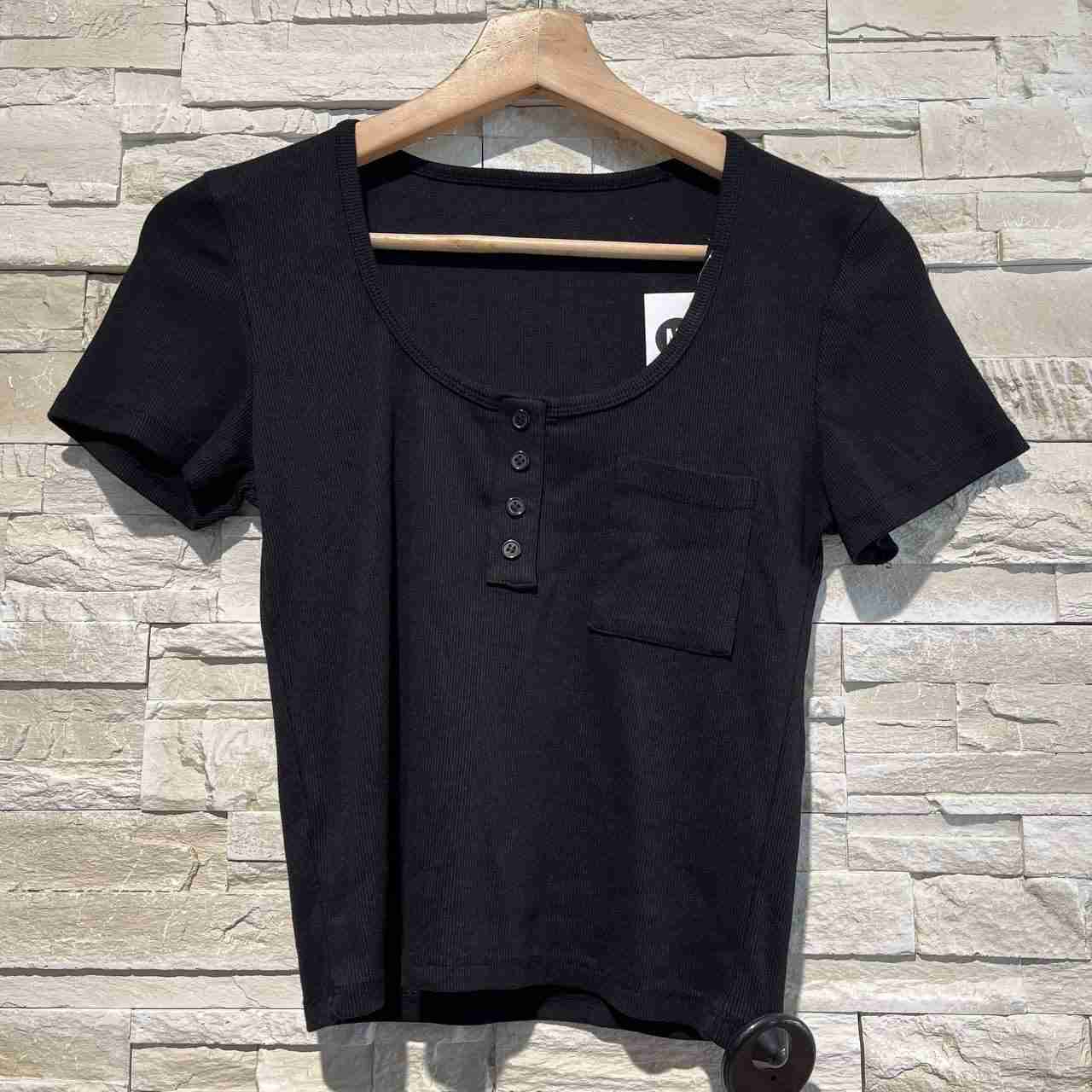 T-shirt bottons