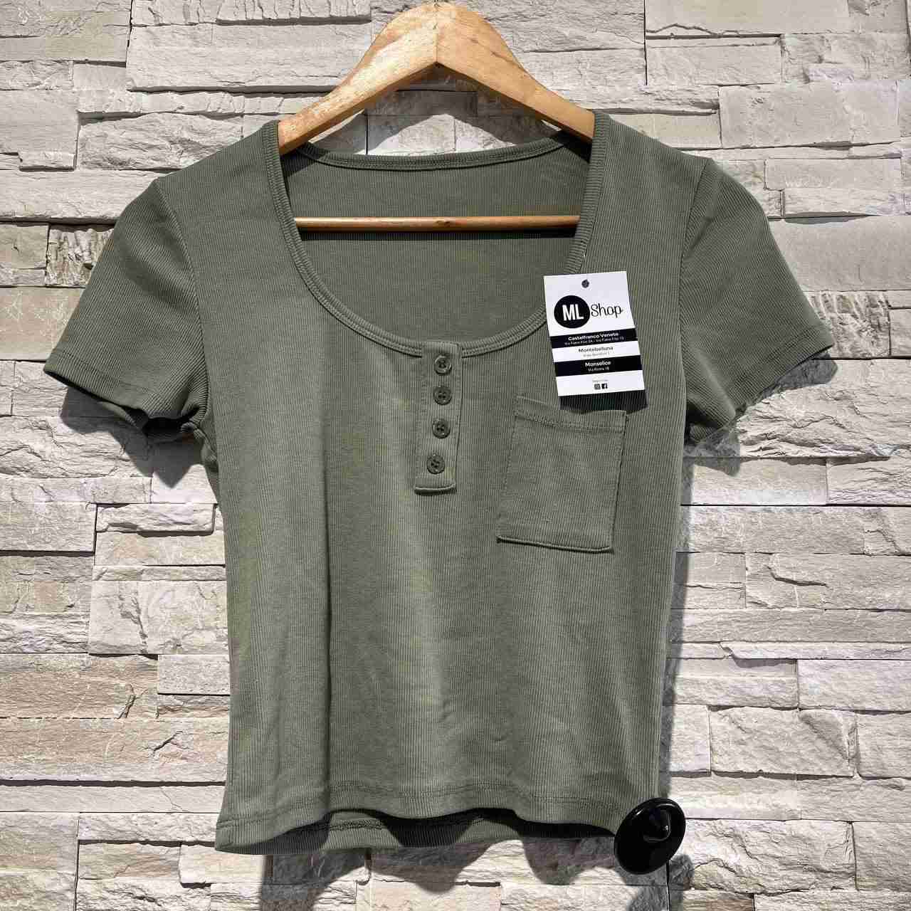 T-shirt bottons