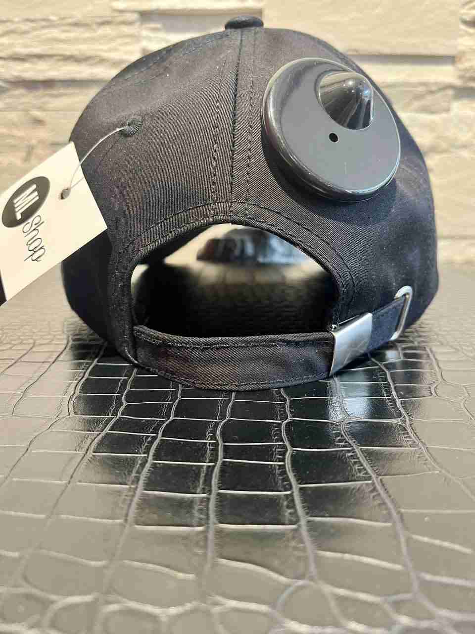 Cappellino abnormal rival