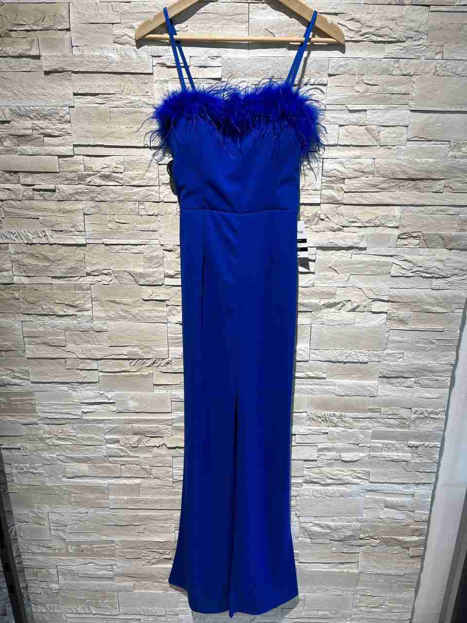 Tuta feathers