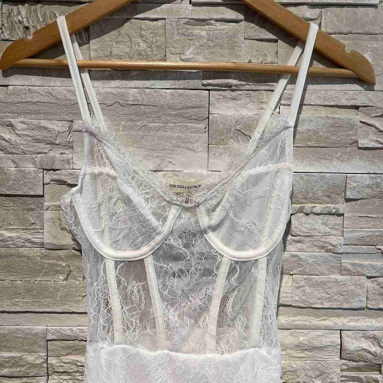 Abito lace whisper