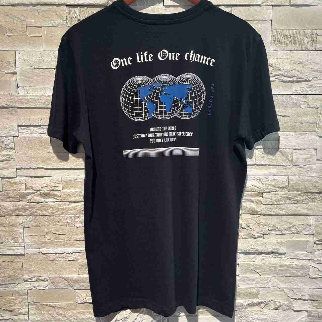 T-shirt chance