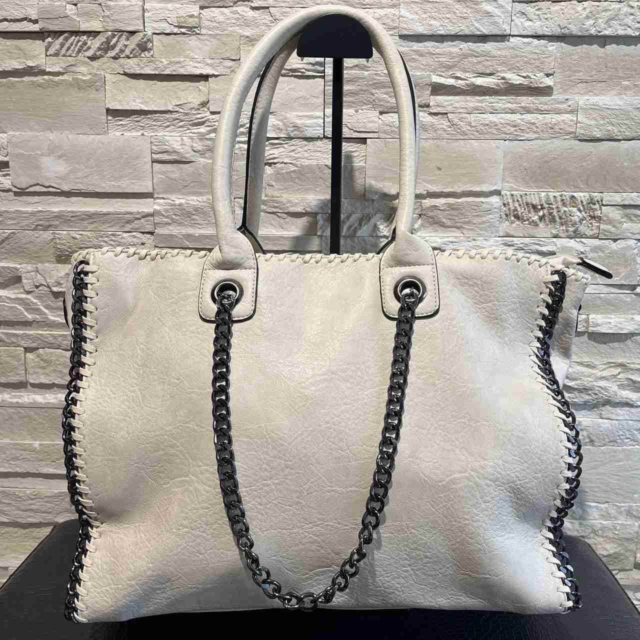 Borsa chain elegance