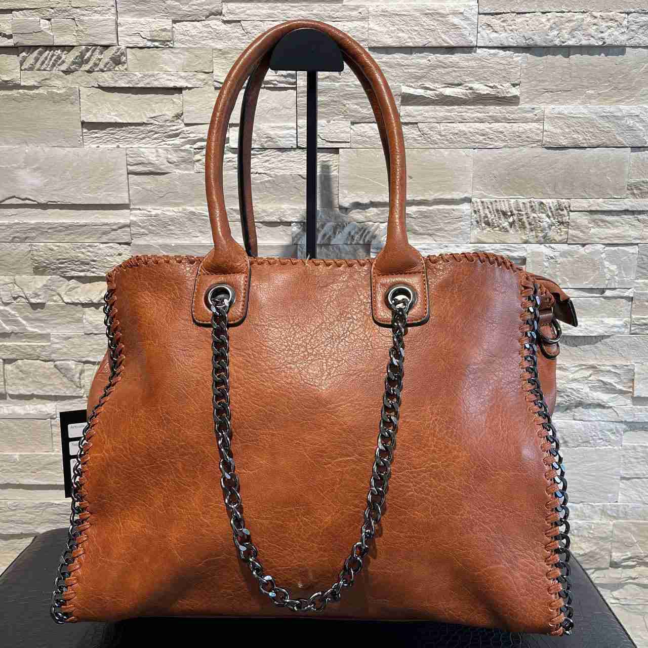 Borsa chain elegance