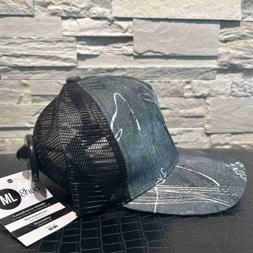 Cappellino abstract